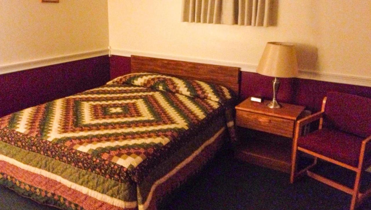 Judys Motel Bedford Bagian luar foto